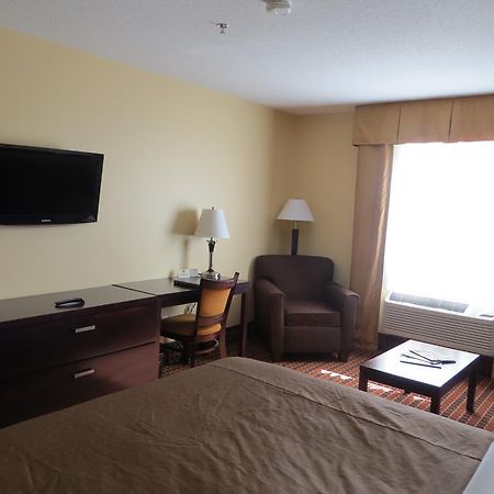 Poplar Tree Inn Stoughton Экстерьер фото